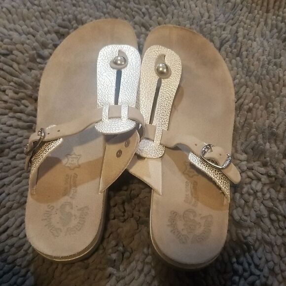 Women's  sandals white and silver well worn - Picture 2 of 10